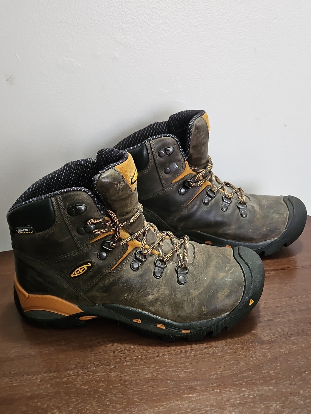 Keen Utility Men's ASTM F2892-11 EH Brown Leather Waterproof Boots Size 7.5 D